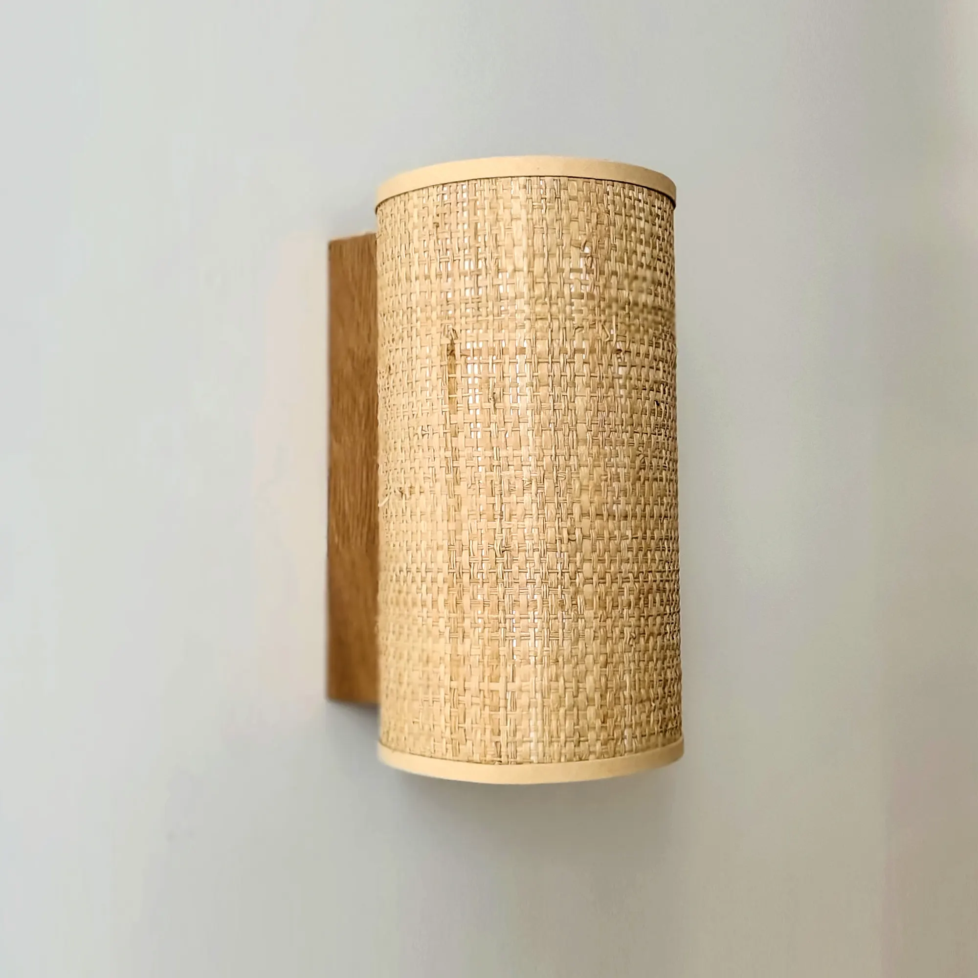 Aplique de pared cilindro rafia lat