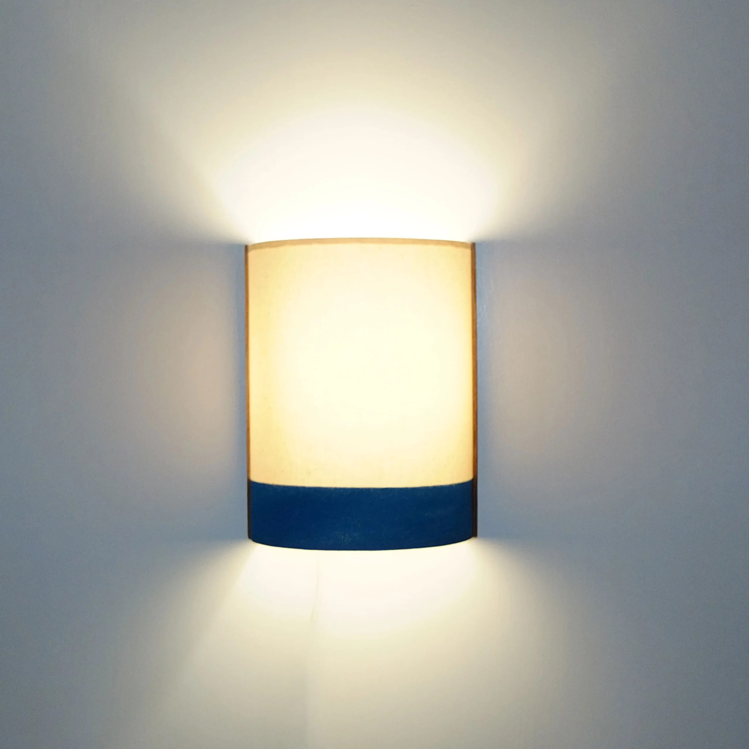 Aplique de pared medio cilindro Berlett One Navi
